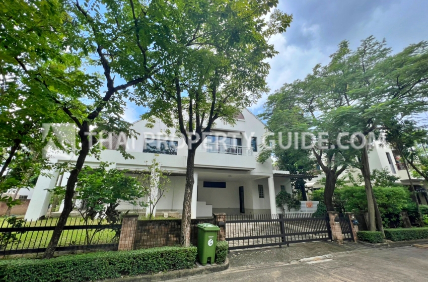 House with Private Pool in Nichada Thani 